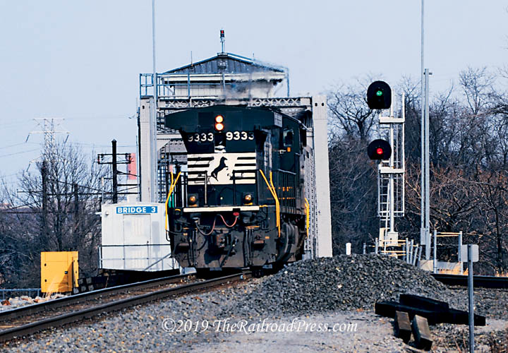 Railroad photo of Norfolk Southern Train Crossing Christina River at Wilmington, Delaware, on Shellpot Branch using Bridge 3